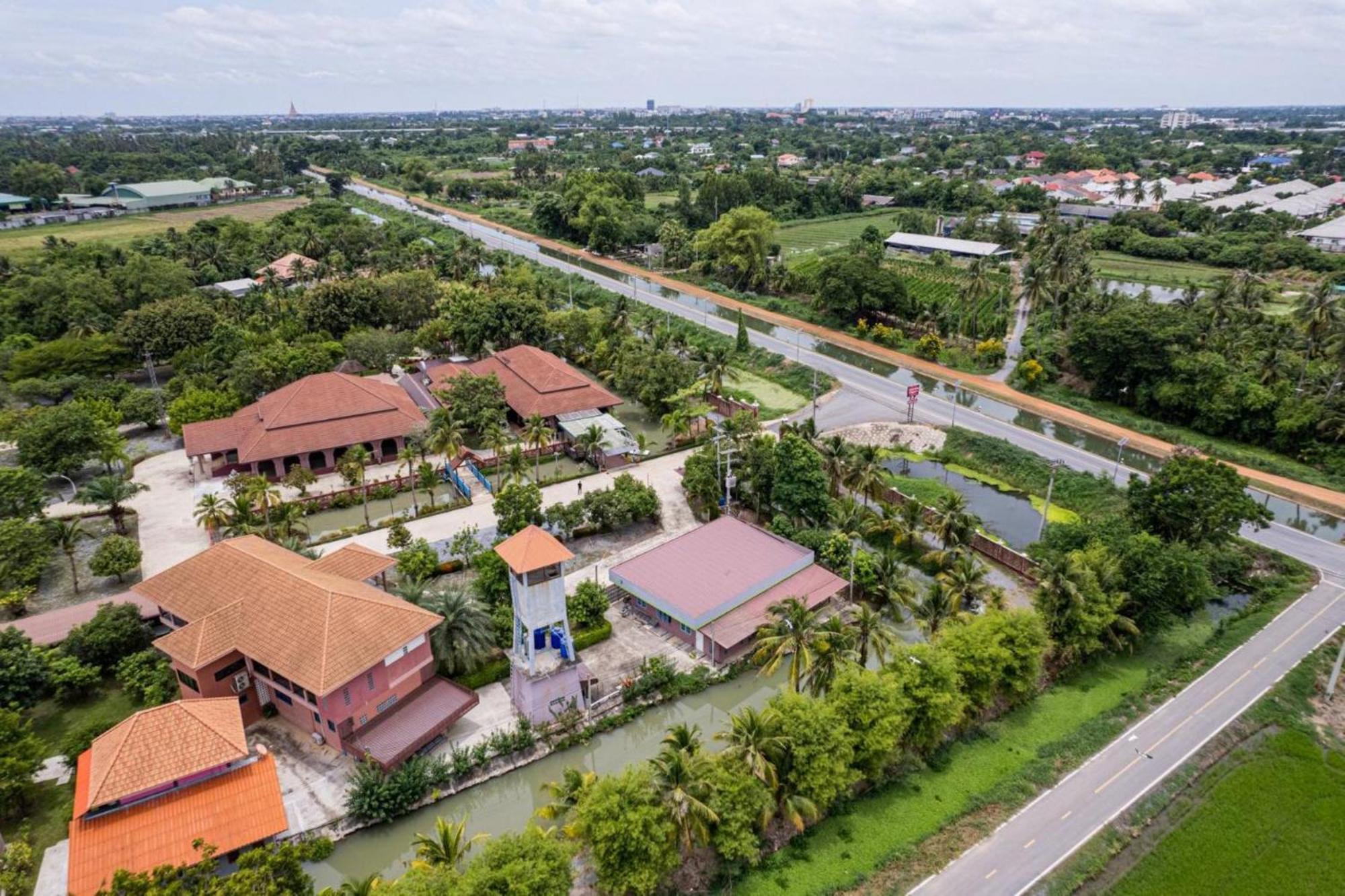 Busaya Resort & Cuisine Nakhon Pathom Exterior foto