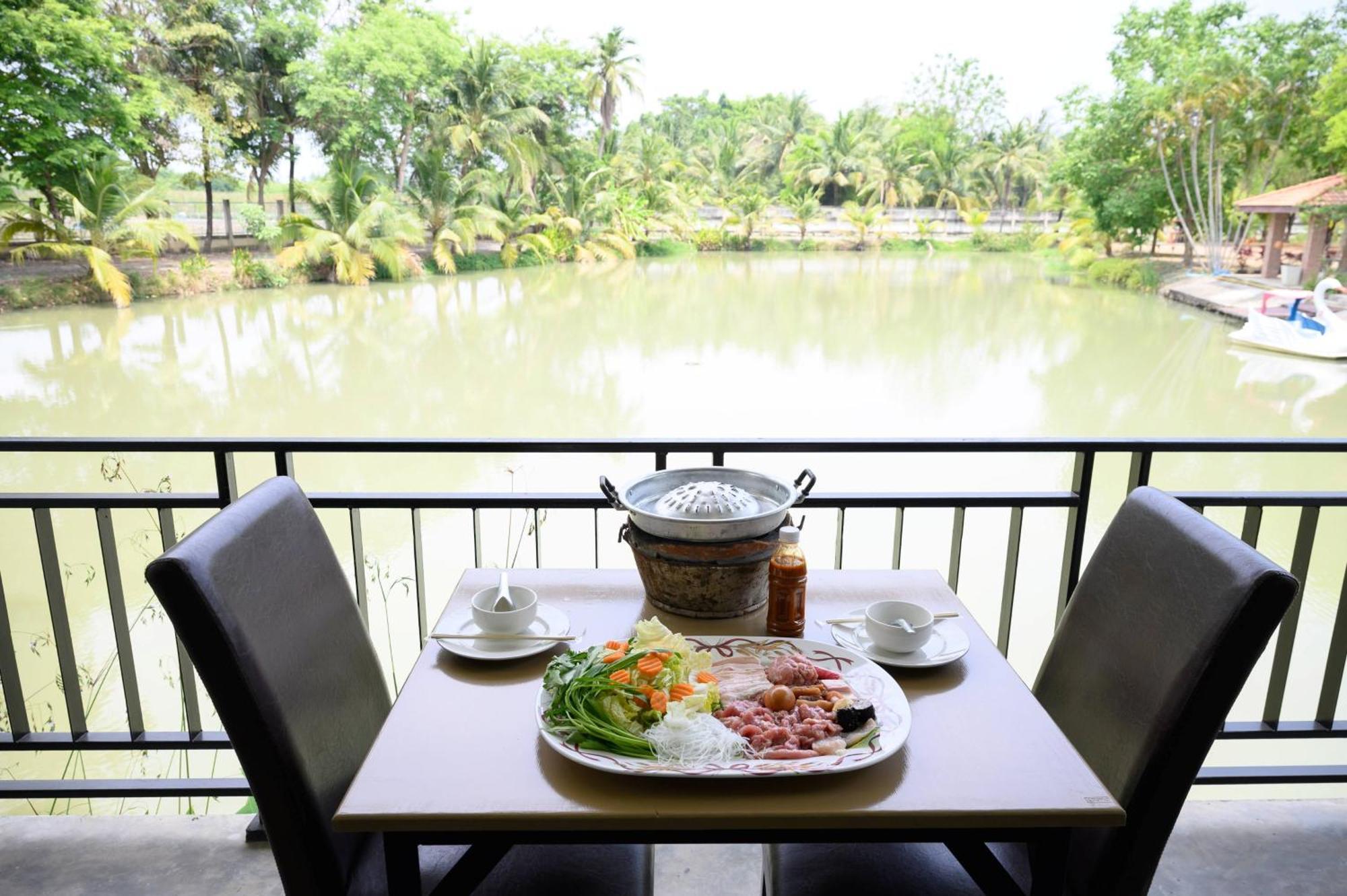Busaya Resort & Cuisine Nakhon Pathom Exterior foto